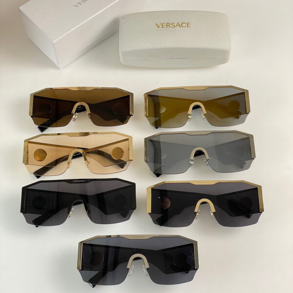 Óculos de sol Versace VE2220 - PRETO - Image 2