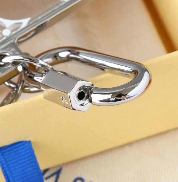 Chaveiro e Charm de Bolsa Louis Vuitton porta cartão - Image 3