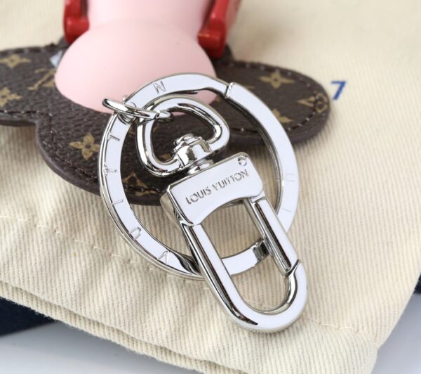Chaveiro e Charm de Bolsa Louis Vuitton rosa - Image 4