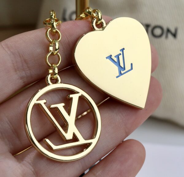 Chaveiro e Charm de Bolsa Louis Vuitton dado - Image 4