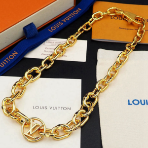 Colar louis vuittons