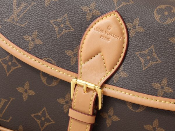 Bolsa Louis Vuitton Diane - Image 8