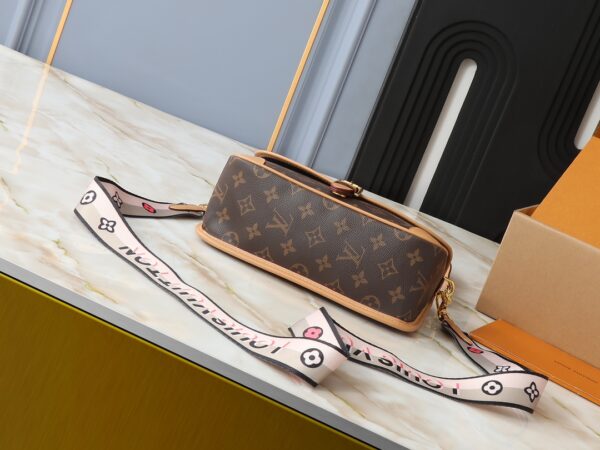 Bolsa Louis Vuitton Diane - Image 4