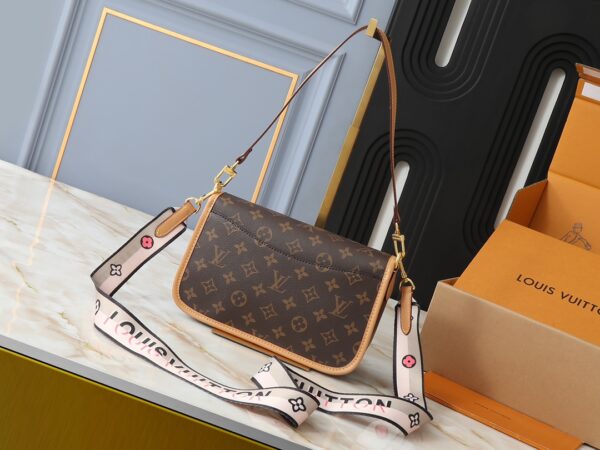 Bolsa Louis Vuitton Diane - Image 2