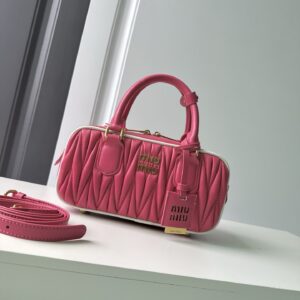 Bolsa miu miu Arcadie em couro napa matelassê